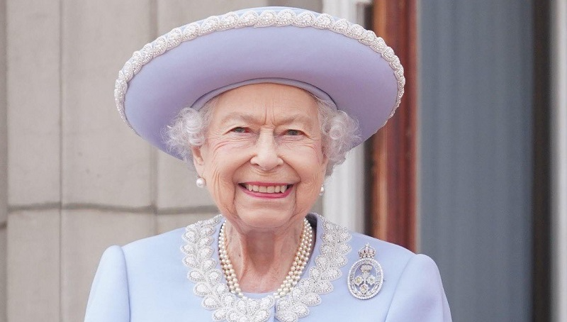 Rainha Elizabeth sofria com câncer raro na medula antes de morrer, diz livro Divulgação/The Royal Family