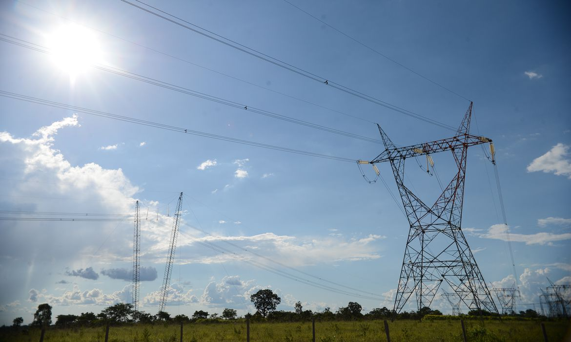 Light perde anualmente R$ 600 mi em furtos de energia nos municípios que atende