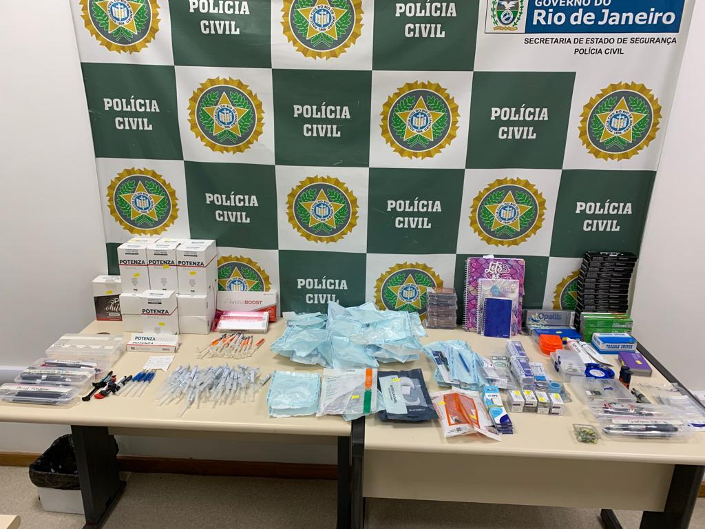 Polícia descobre passagem secreta em dentista usada por traficantes Divulgação/Polícia Civil