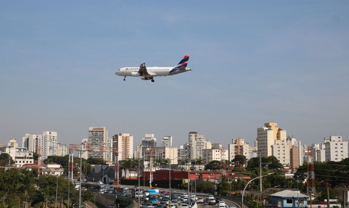 Turismo brasileiro fatura R$ 17,6 bilhões em agosto Rovena Rosa/Agência Brasil