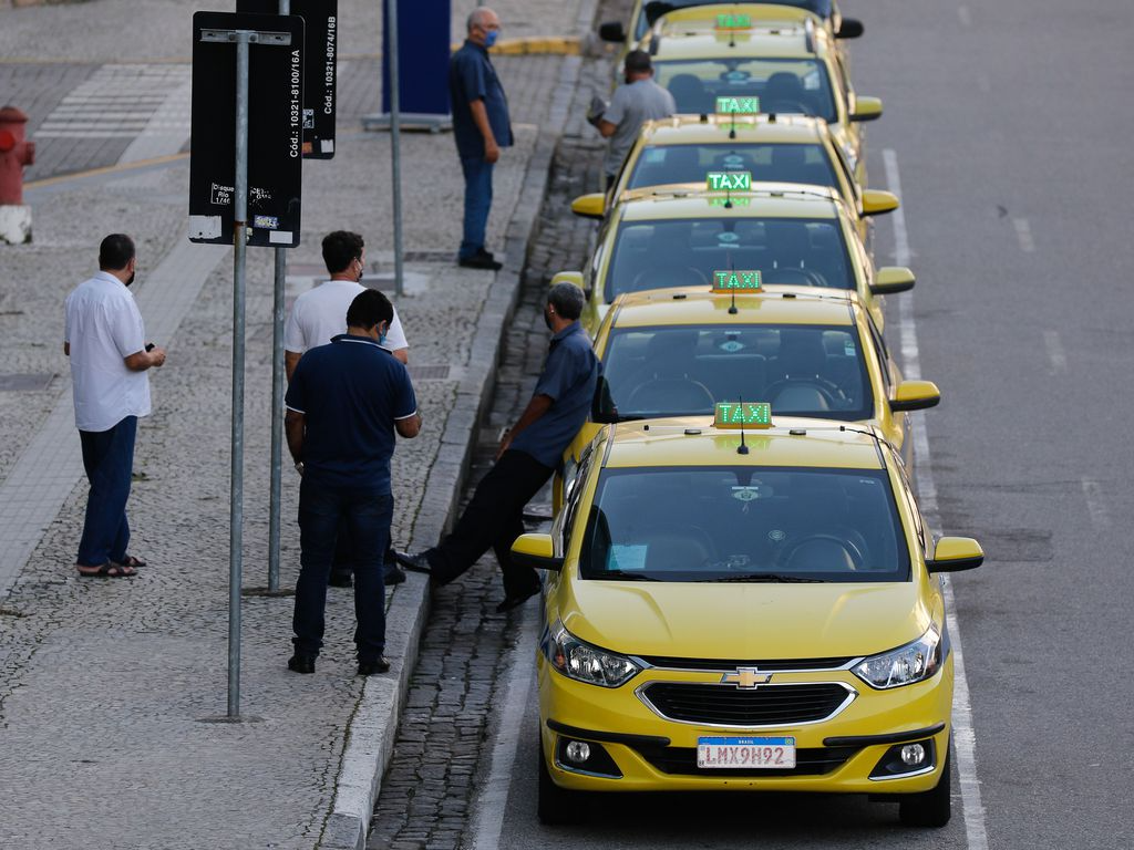 Taxistas que esperam ofício da prefeitura são prejudicados Fernando Frazão/Agência Brasil