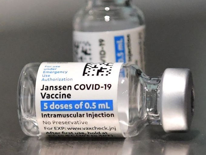 Vacina da Janssen deve chegar ao Brasil nesta quarta-feira (16) | Rádio  BandNews FM