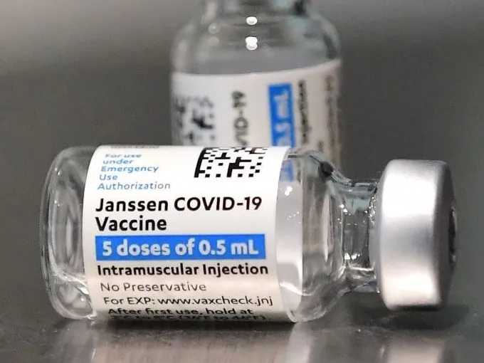 Vacina da Janssen deve chegar ao Brasil nesta quarta-feira (16)