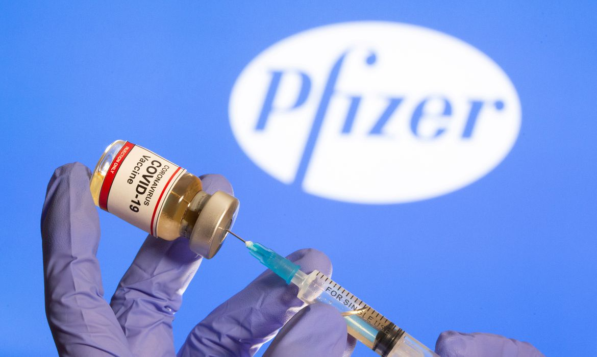 A Pfizer disponibilizou o primeiro lote das vacinas contra variante Ômicron Foto: Dado Ruvic/Reuters