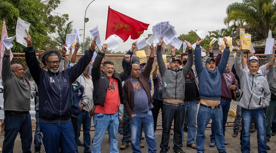 Trabalhadores comemoram decisão judicial Trabalhadores comemoram decisão judicial