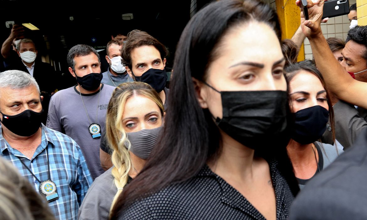 Defesa de Monique Medeiros aguarda Justiça se manifestar sobre liberdade