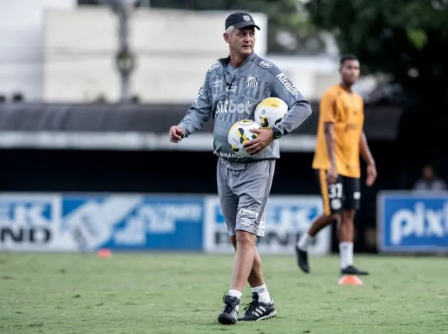 Após oito jogos, Lisca não é mais treinador do Santos