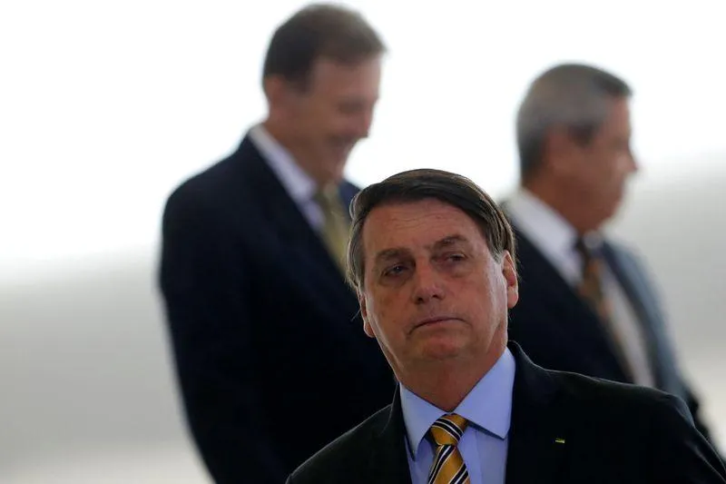 Segundo Mônica Bergamo, Bolsonaro tem conversado sobre o assunto com interlocutores
