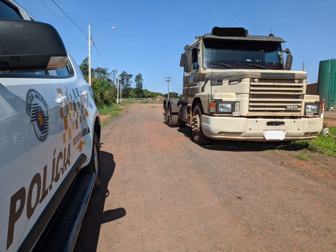 Caminhão trator roubado é encontrado às margens da rodovia Polícia Rodoviária