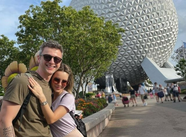 Sandy e o marido, Lucas Lima, curtem a Disney, em Orlando, nos Estados Unidos Reprodução/Instagram