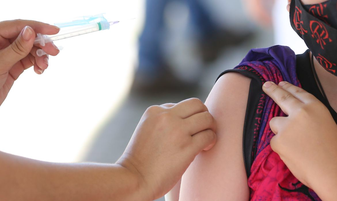 No 1º dia da vacinação infantil, Rio imuniza 18 mil crianças