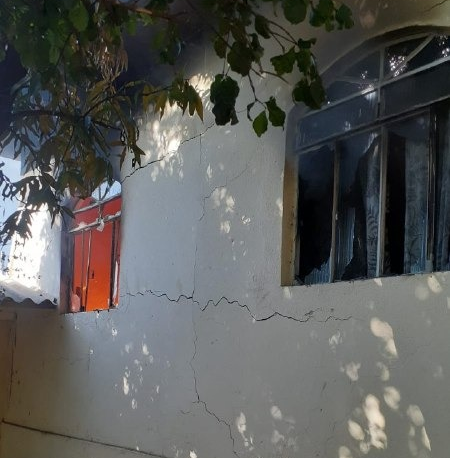 Populares ateiam fogo na casa de suposto estuprador na Pampulha