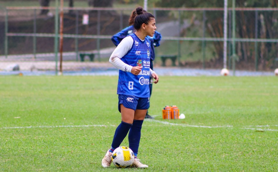 A meio-campista Rafa Marques durante treino do São José Divulgação/ PMSJC