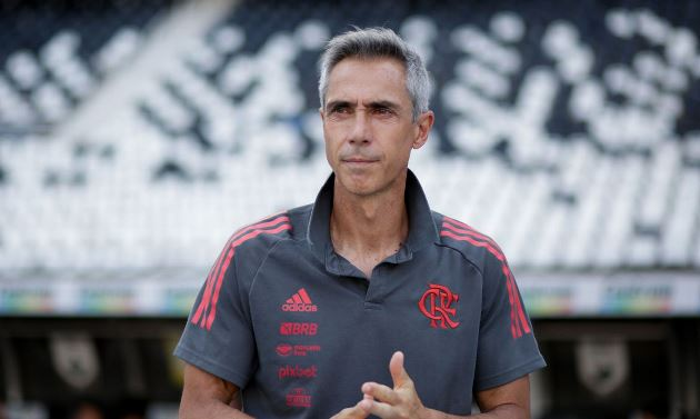 Paulo Sousa tem sofrido pressão de todos os lados desde que assumiu o Flamengo