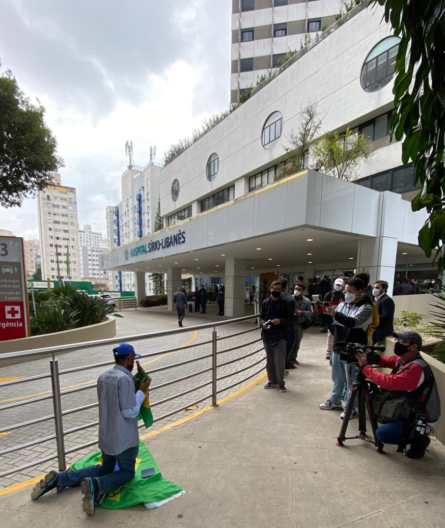 Com quadro irreversível, Bruno Covas recebe homenagens em frente ao hospital Rádio BandNews FM