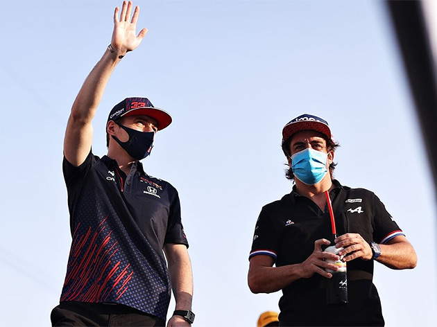 Verstappen diz que gostaria de ver Alonso lutando por vitórias na F1