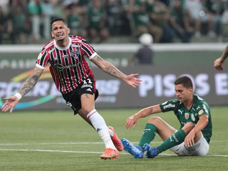 Luciano fez o segundo gol do São Paulo