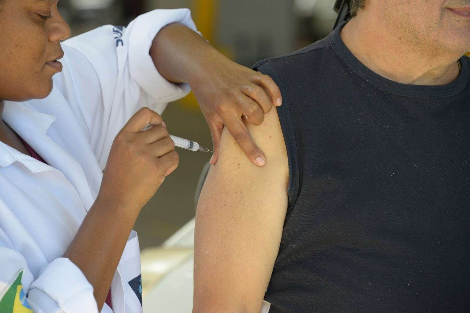 Rio de Janeiro suspende vacinação contra gripe por falta de imunizantes