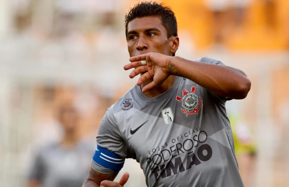 Paulinho é anunciado como novo reforço do Corinthians
