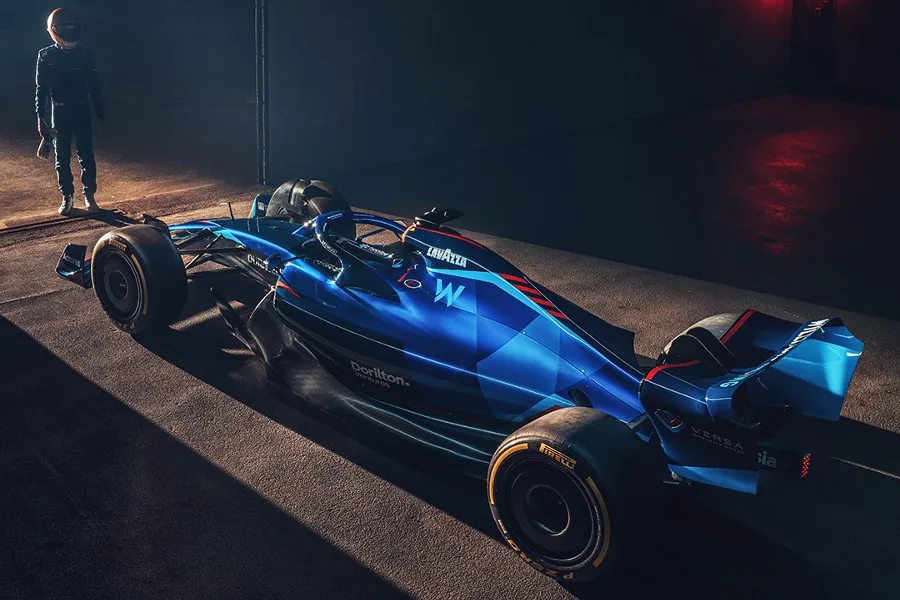 Mercedes apresenta novo carro da F1. Pintura prata retorna