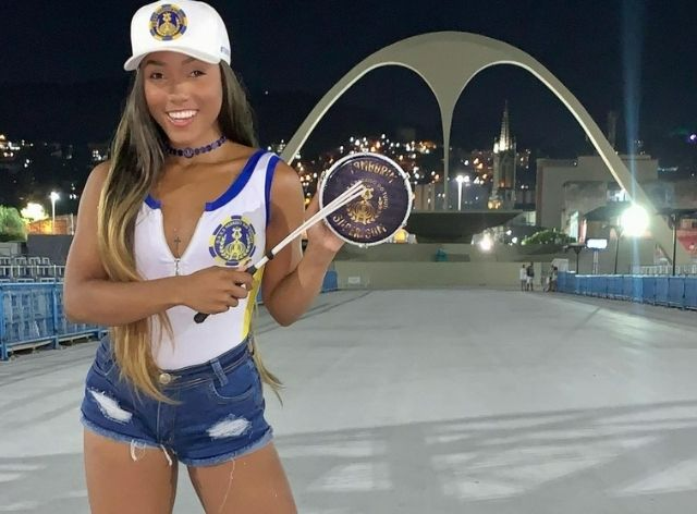 Mayara Lima faz sucesso como princesa de bateria da Paraíso da Tuiuti Reprodução/Instagram