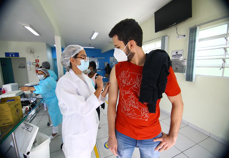 São José dos Campos vacina pessoas com 30 anos contra Covid-19 nesta terça-feira Claudio Vieira/PMSJC