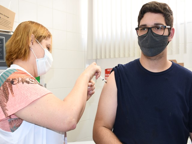 Pessoas com 35 anos já podem tomar a 4ª dose da vacina em Prudente