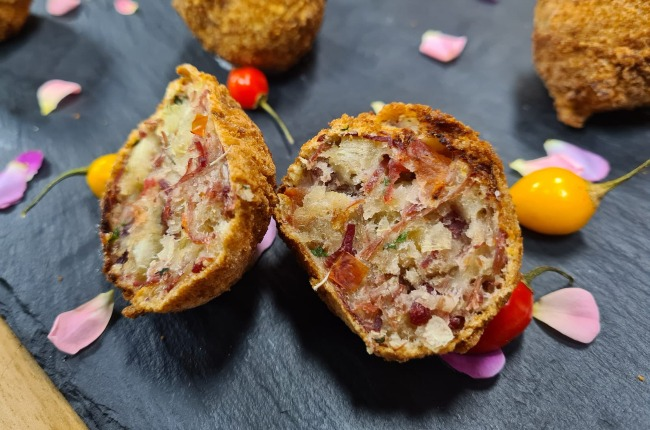 Bolinho de Mandioca com Carne Seca | Receita Swift