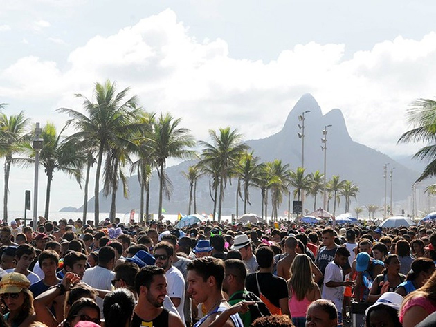 Festas e blocos clandestinos serão interrompidos por comboios da PM no Carnaval no RJ Reprodução