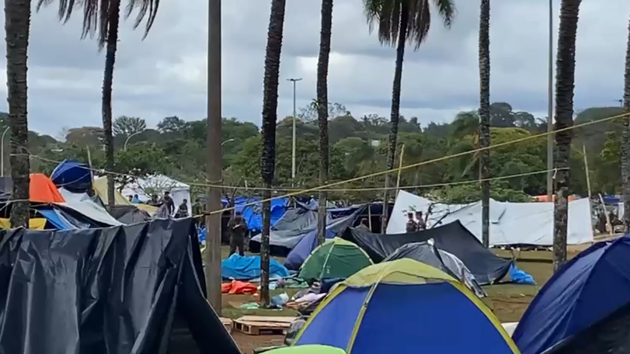 Polícia desmonta acampamento golpista em Brasília e prende 1200 radicais Foto: Reprodução