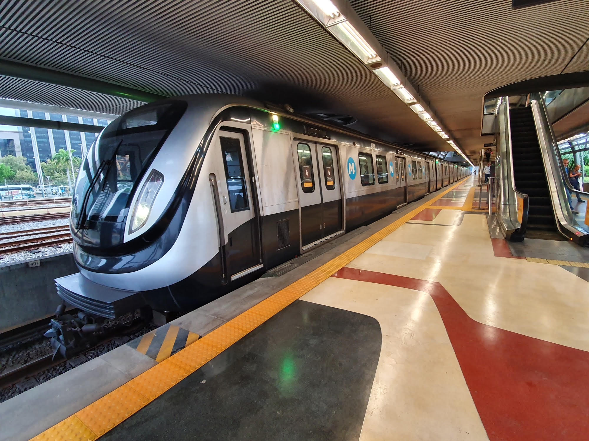 A ação ocorre no mezanino da estação, no corredor próximo ao acesso B Divulgação/MetrôRio