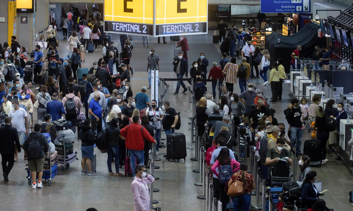 TST determina que 90% dos aeronautas trabalhem durante greve na segunda (19) REUTERS/Roosevelt Cassio