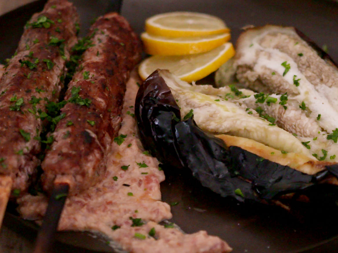 Kafta com Tahini de Tomate