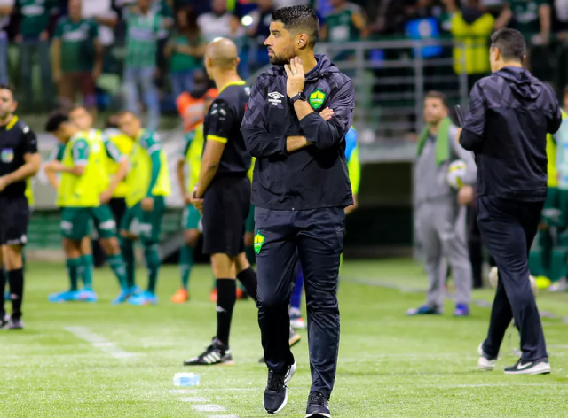 Técnico do Cuiabá faz duras críticas a arbitragem após derrota para o Palmeiras AssCom Dourado