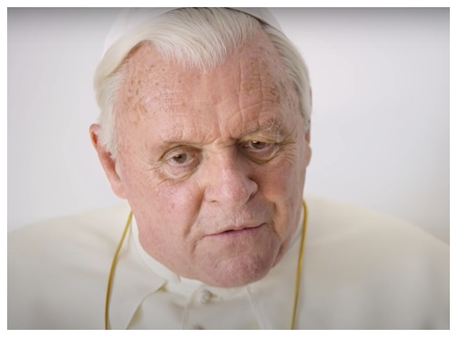 Anthony Hopkins viveu o papa Bento XVI em 'Dois Papas' Reprodução