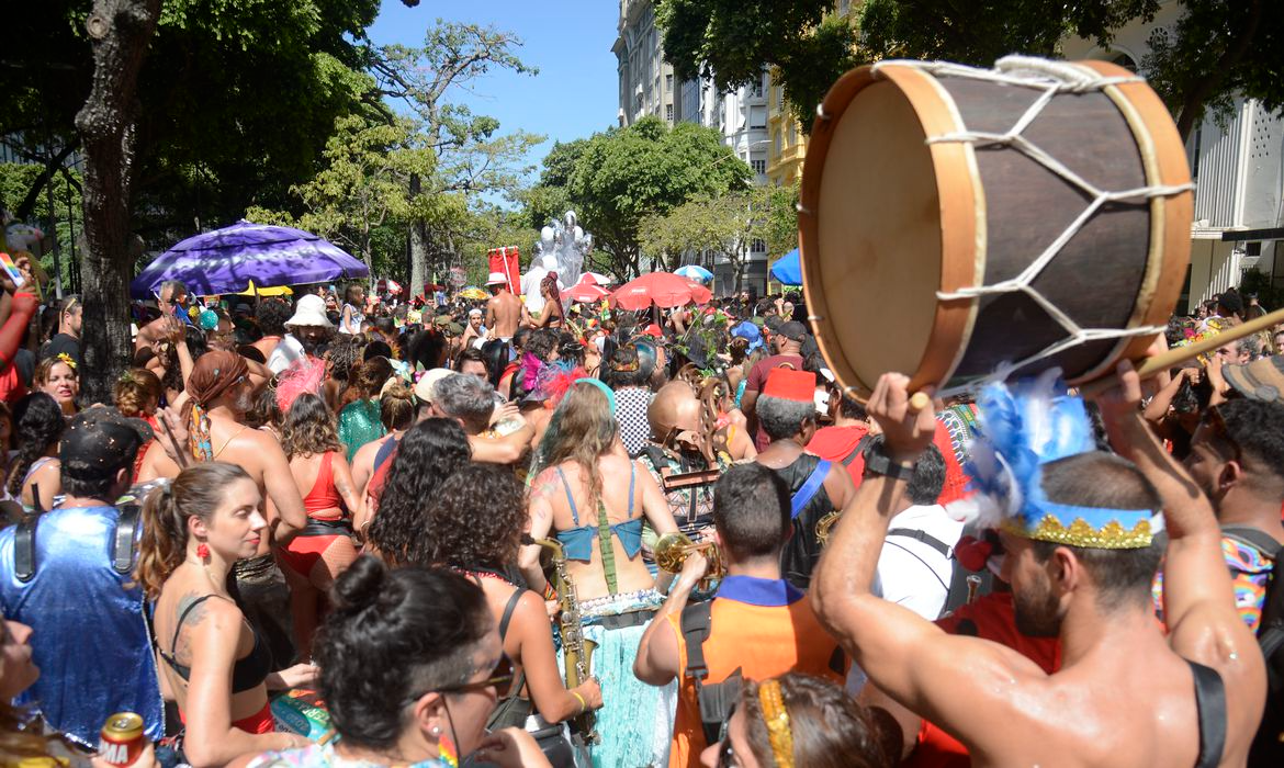 Mais de 20 blocos devem desfilar na abertura não-oficial do Carnaval 2023 Tomaz Silva/Agência Brasil