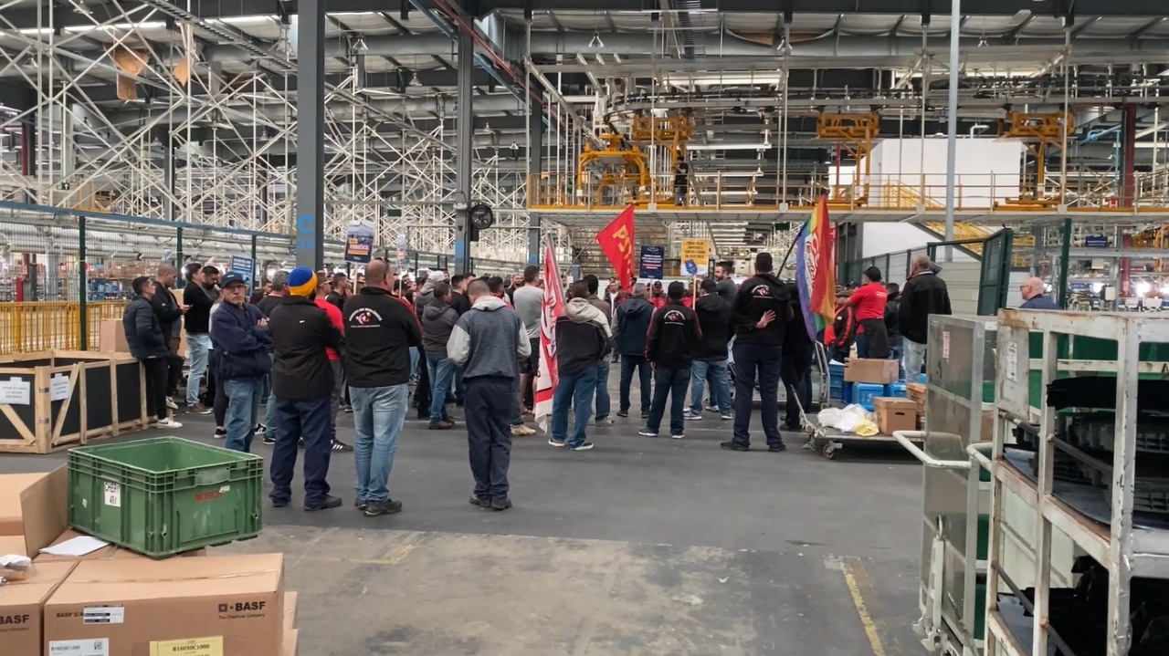 Protesto realizado dentro da montadora contra as demissões Divulgação/Sindicato dos Metalúrgicos