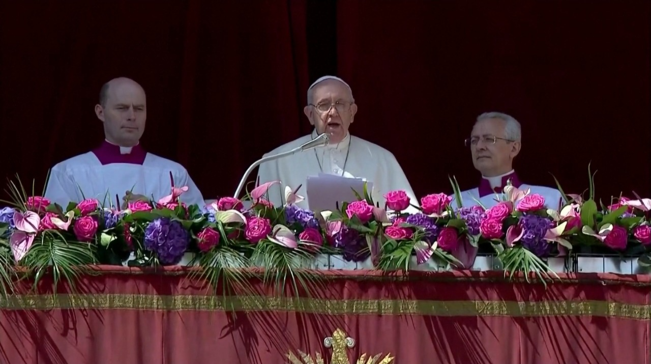 Papa Francisco discursa neste domingo de Páscoa (17) Foto: Reuters