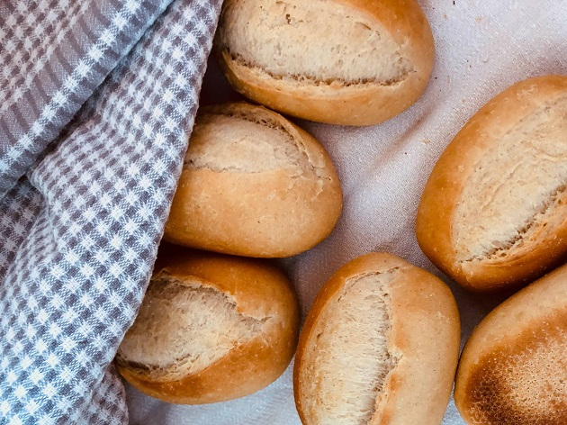 6 receitas para reaproveitar o pão amanhecido em pratos deliciosos 