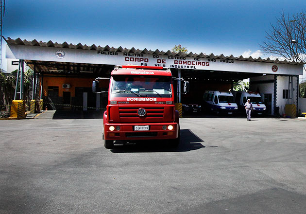 Corpo de Bombeiros precisou atuar na ocorrência  Divulgação