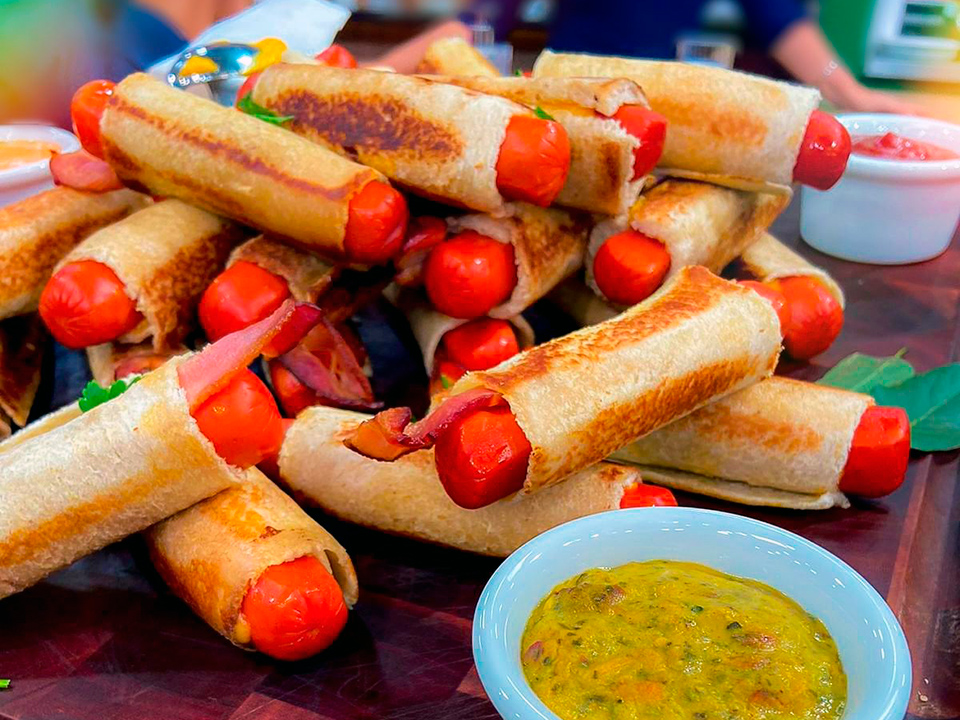 Dia do cachorro-quente: Conheça a história do lanche - Caldo Bom