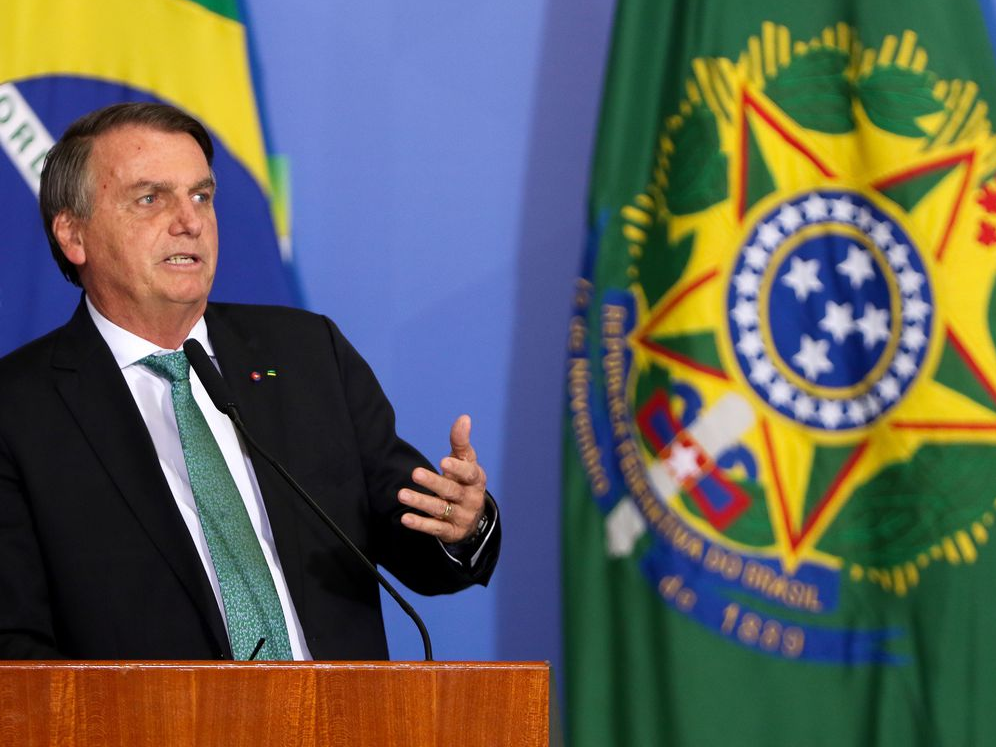 'Por mim, não teria Carnaval', diz Bolsonaro sobre pandemia em 2022