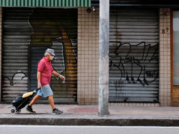 Comércio não tem mais restrição de horário e de ocupação em São Paulo a partir desta terça (17).