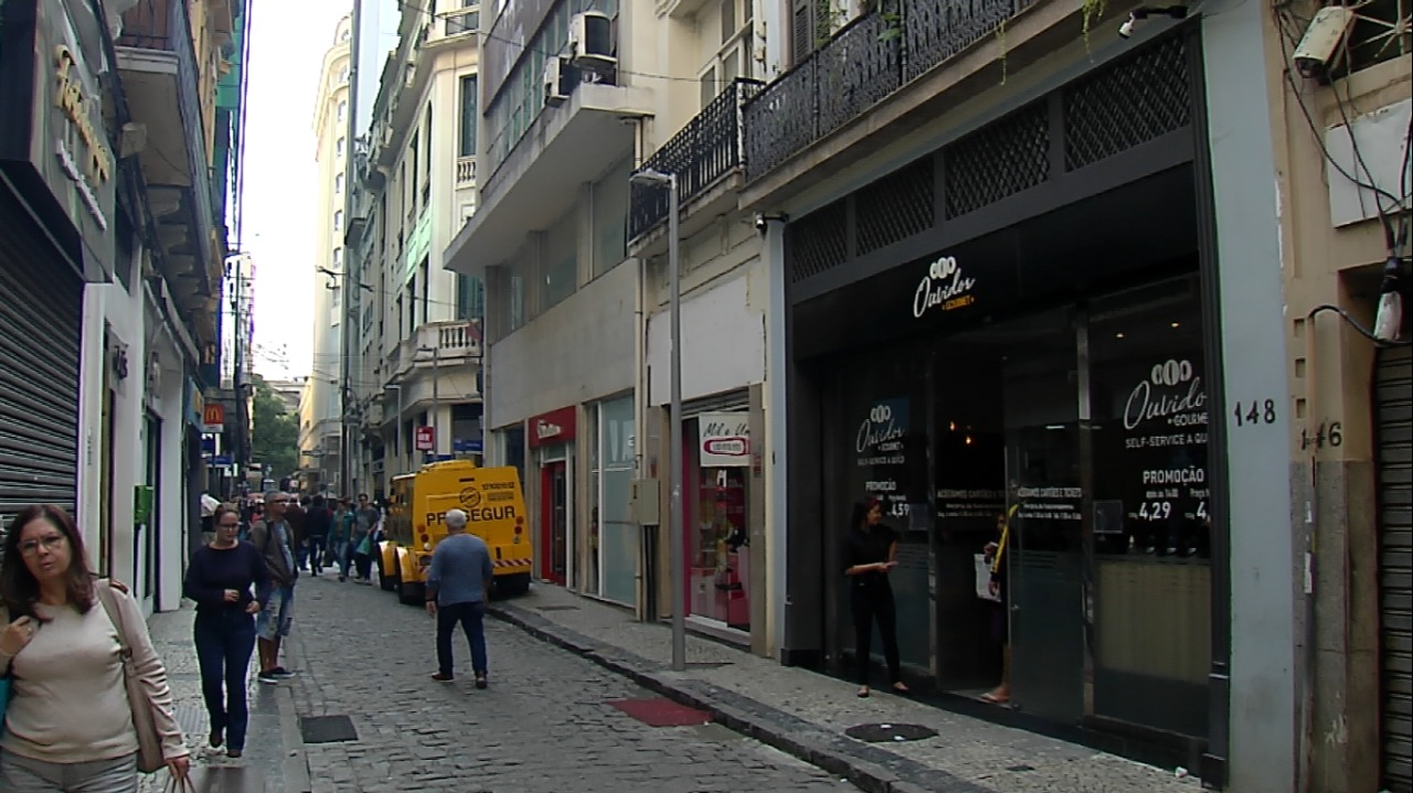 Lojas do Centro tentam driblar roubos e diminuir prejuízo nos negócios TV Band