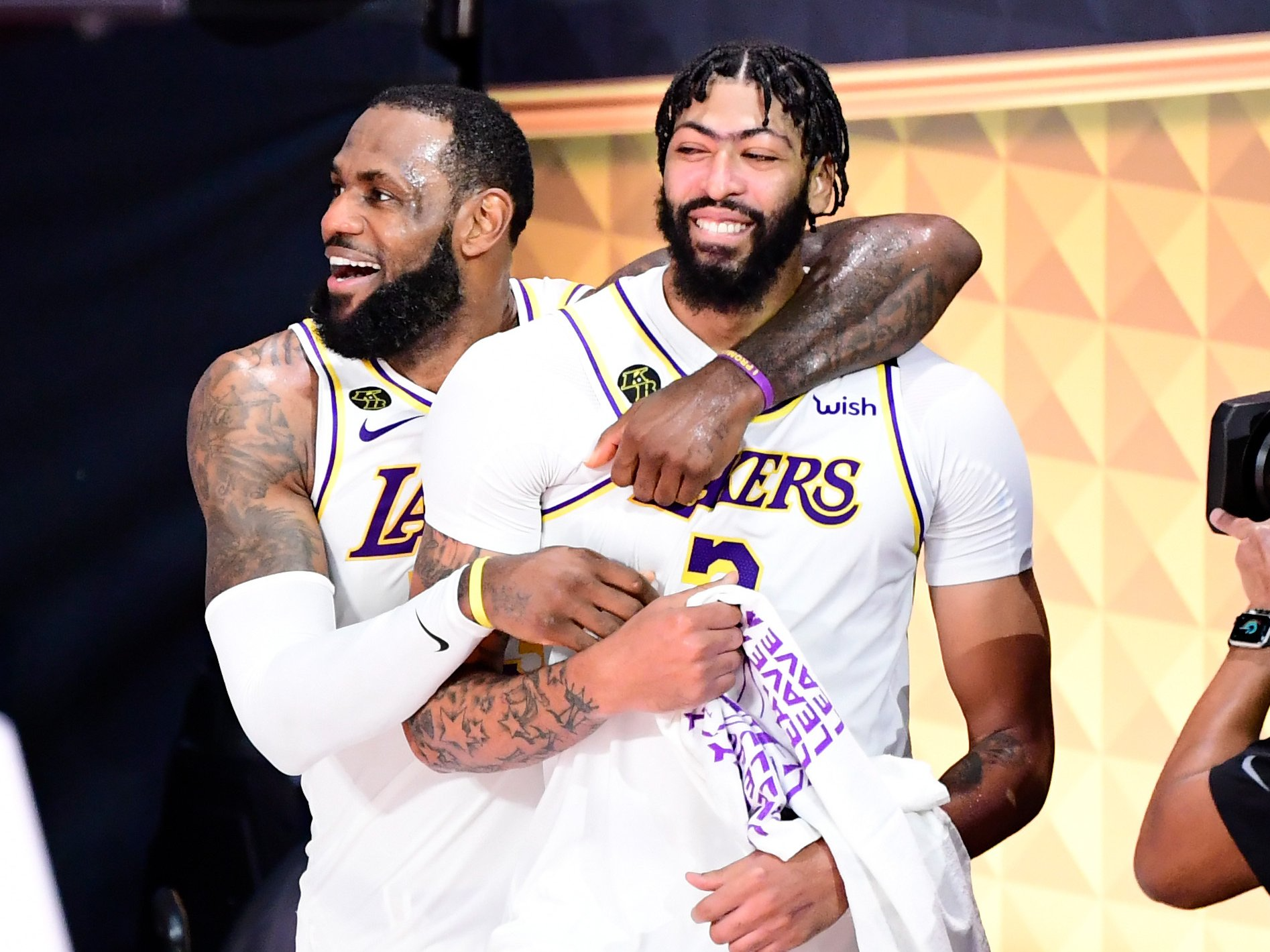 Lakers vence Heat e se consagra campeão da NBA pela 17ª vez NBA