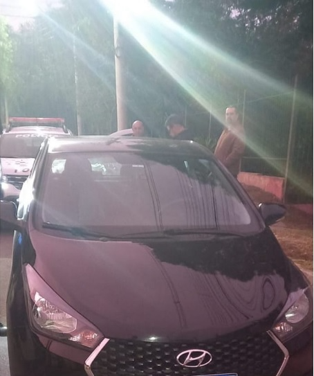 Carro roubado é recuperado pela Polícia em São José dos Campos