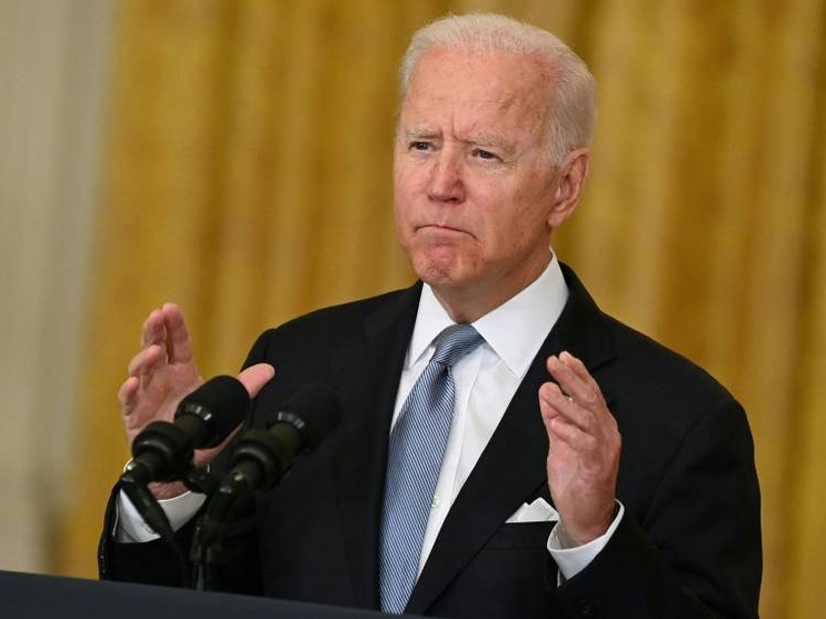 Biden diz que Talibã poupará americanos  BRENDAN SMIALOWSKI / AFP