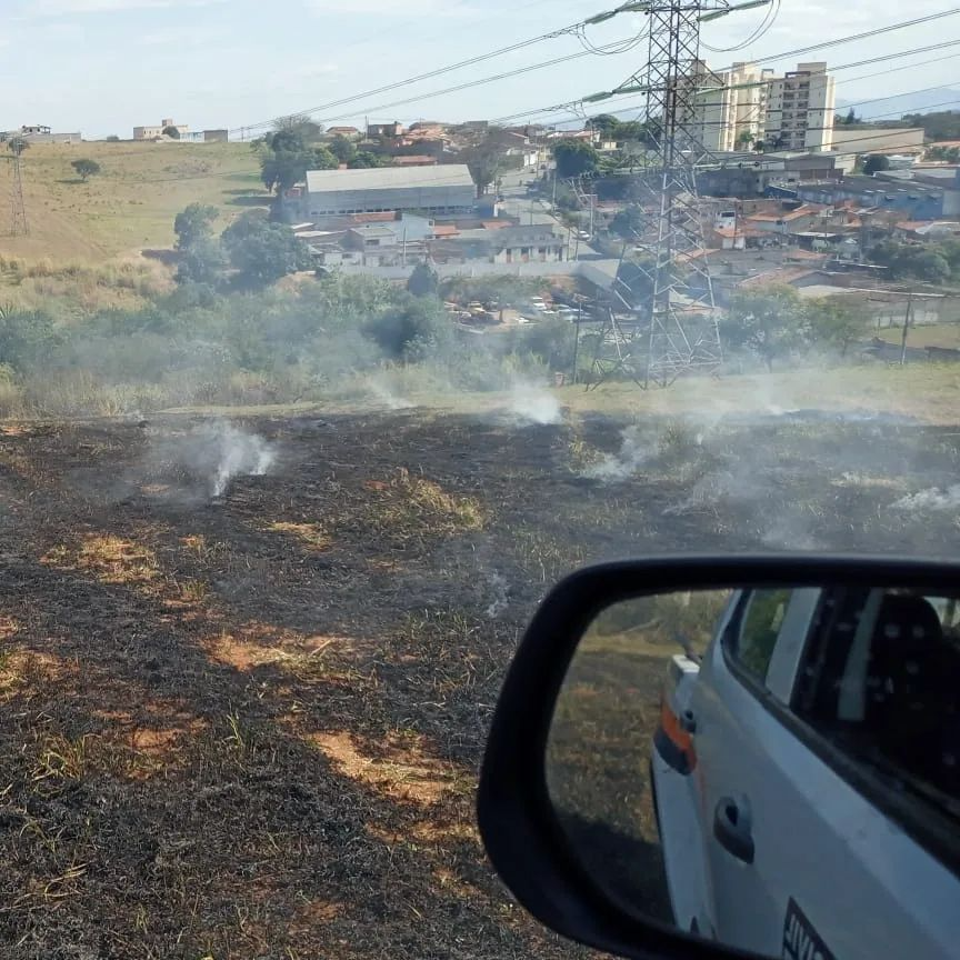 Incêndio atinge área de mata em Taubaté Reprodução/ Defesa Civil de Taubaté