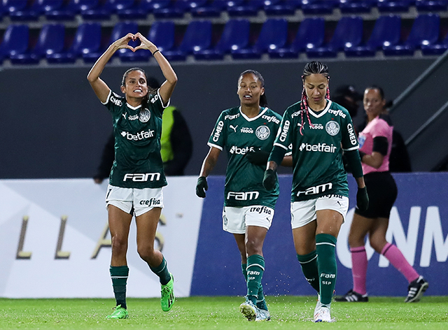 Jogadoras do Palmeiras comemoram gol pela Libertadores Twitter / Conmebol