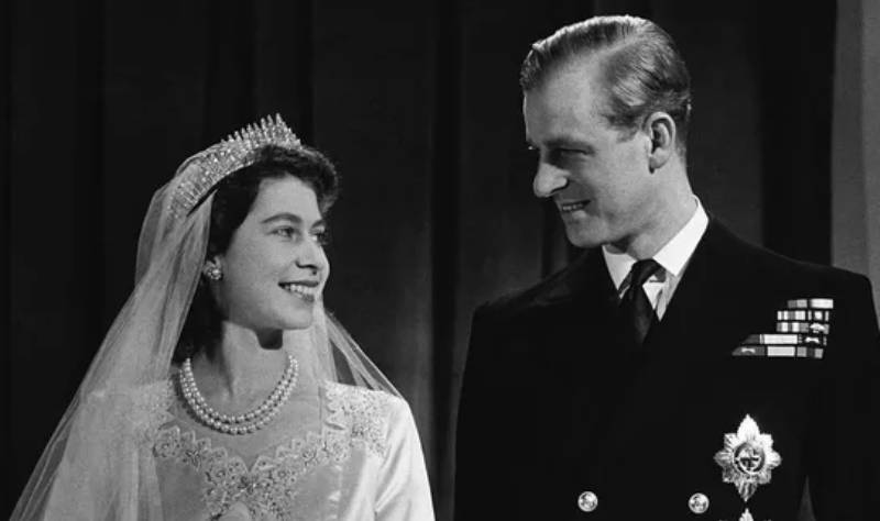 Relembre casamento de 73 anos entre Rainha Elizabeth II e Príncipe Philip Reprodução